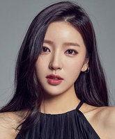 洪智允资料,才华横溢的年轻艺术家，探索艺术与生活的交融