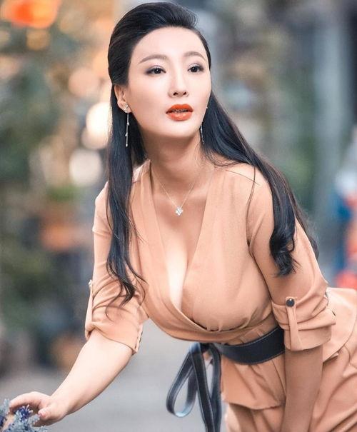 乳神图片 第3张 乳神图片 第3张